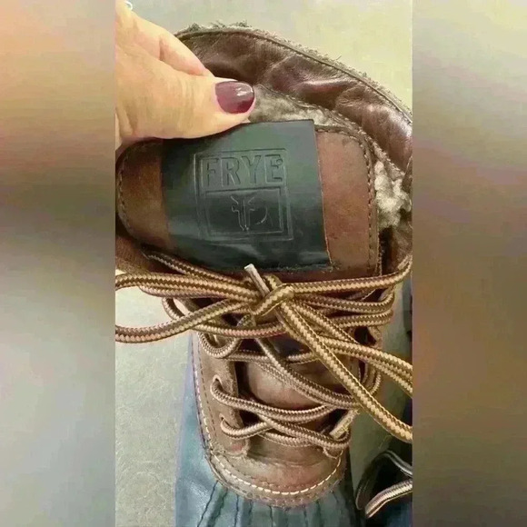 Frye Veronica Leather Shearling duck boots Size 9 Brown/Black lace up - Picture 8 of 11